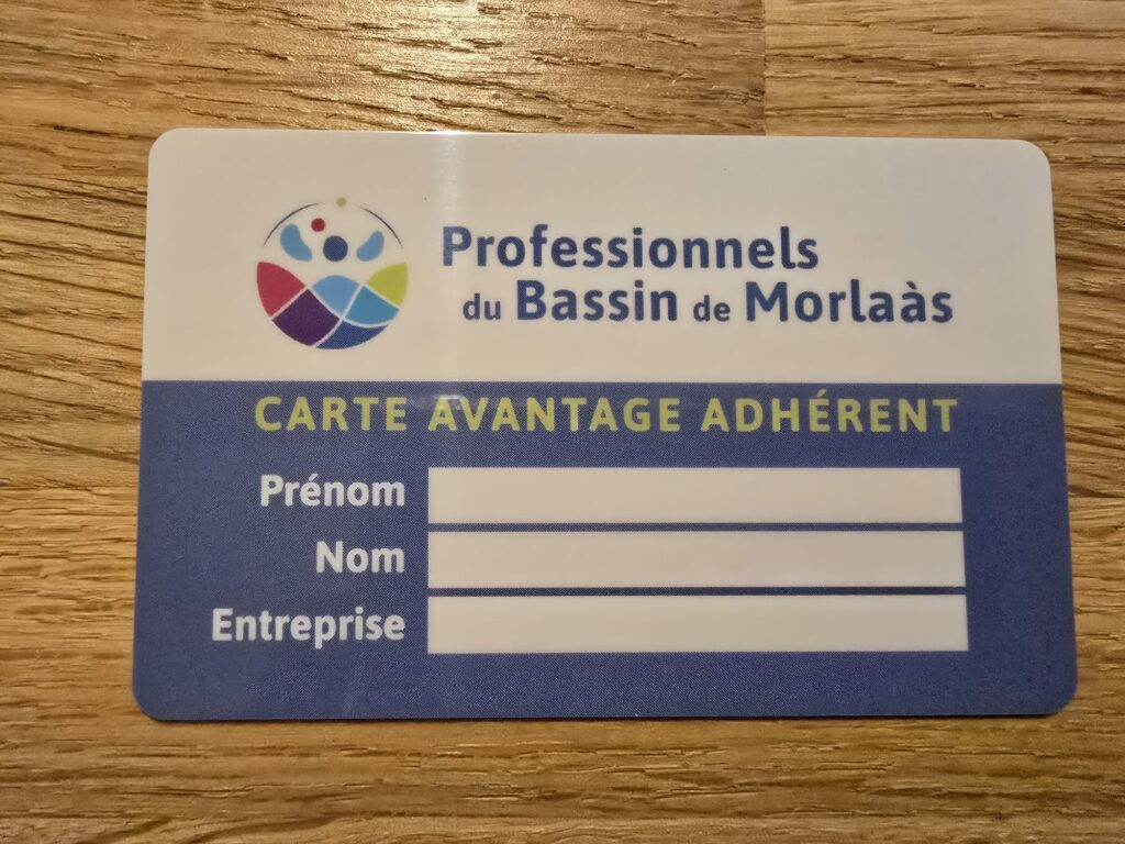 Création d'une carte VIP à destination des professionnels du bassin de Morlaàs avec l'inscription carte avantage adhérent, prénom nom entreprise
