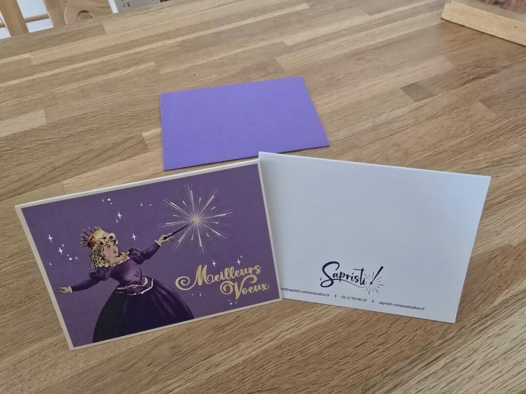 Carte de voeux Sapristi Communication représentant la fée Saprisiti communication sur fond violet